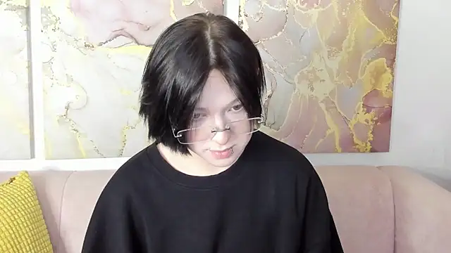 fiamoory online show from March 6, 8:42 am