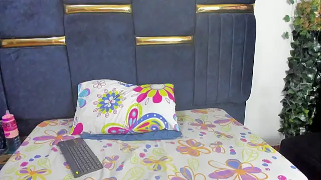 skaysanchez1 online show from March 5, 7:53 pm