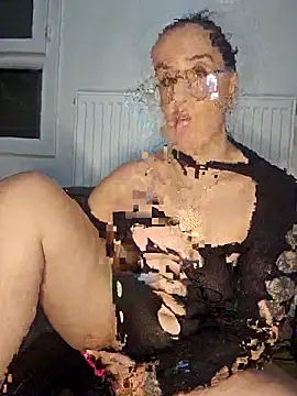 Lindsay 00off online show from March 5, 7:42 pm