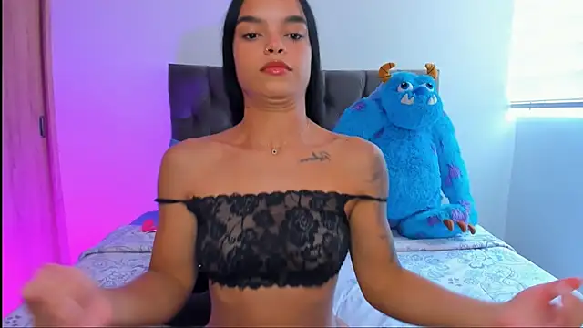 mia world  online show from November 10, 6:25 pm