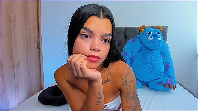 mia world  online show from October 19, 5:48 pm