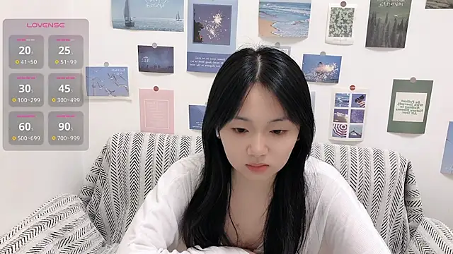 Snapshot of LiLiYbaby chatting on September 13, 7:05 am LiLiYbaby online show from September 13, 7:05 am