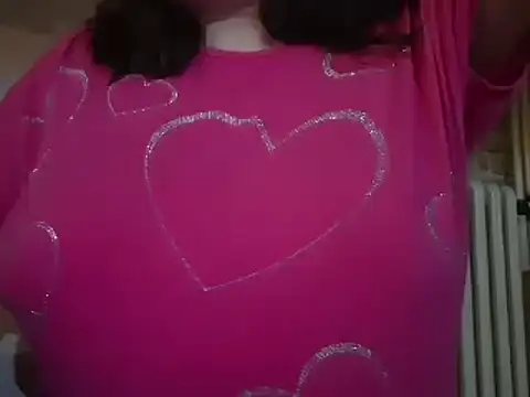 AalinnaK online show from December 18, 6:34 pm