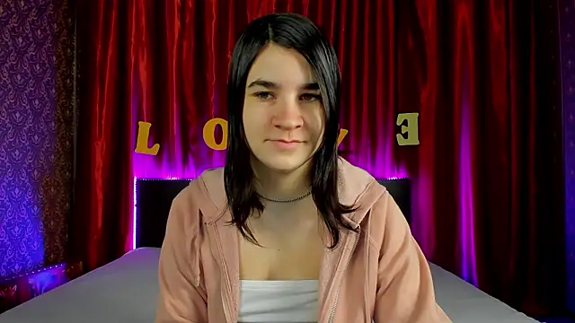  Polly Love  online show from February 18, 7:29 am