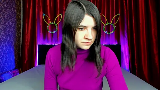  Polly Love  online show from April 18, 6:27 am