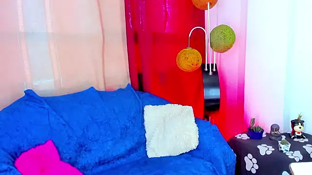 bloom444 online show from October 2, 10:15 pm