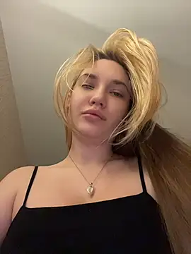 Holly Molii online show from June 23, 8:56 am