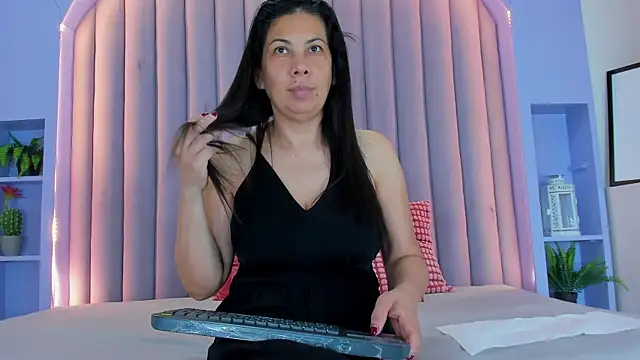 JaylaScott   online show from January 18, 5:42 pm