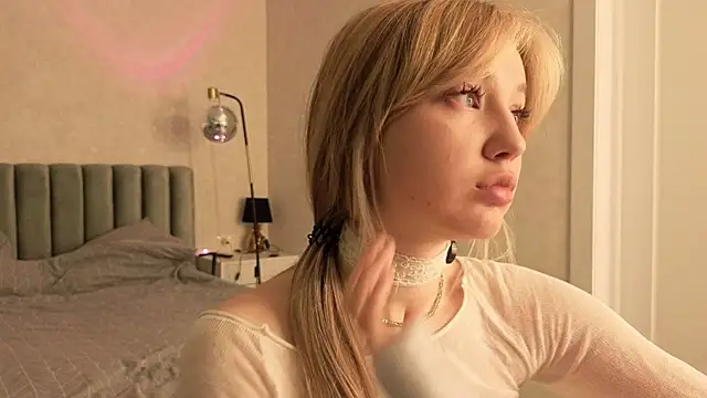 bonnyfloweer online show from April 22, 8:28 pm