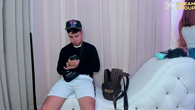 Yourslust  online show from April 13, 8:42 pm