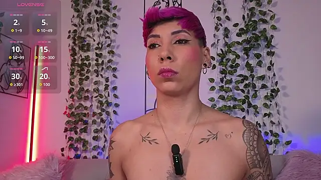 MiaMorgan  online show from March 7, 12:01 pm