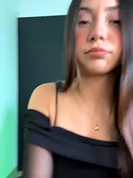 Emily Clark1 online show from December 4, 5:21 am