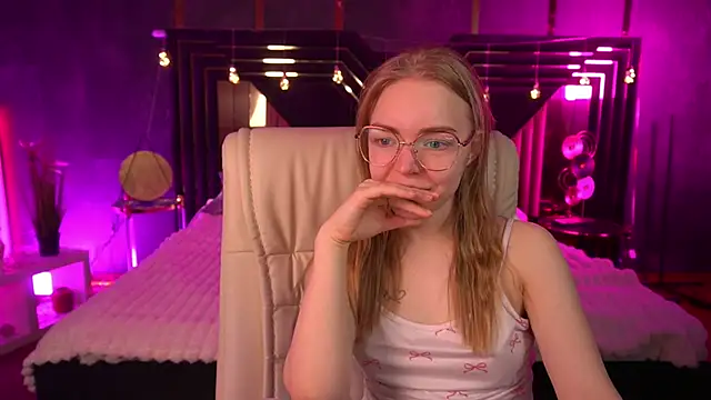 EmilySunshineS online show from March 22, 7:25 am