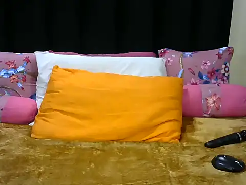 Pearl 00 online show from May 24, 6:18 pm