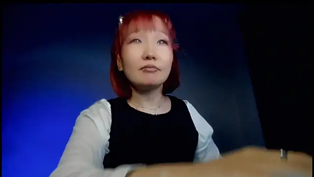 himeros goddess online show from October 10, 8:19 am