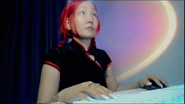 himeros goddess online show from October 31, 2:02 am