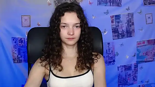  SusieSu  online show from July 12, 6:25 am