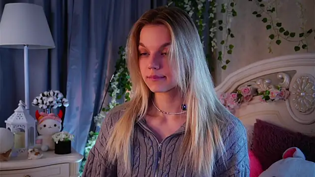 EdlinAlliston online show from December 1, 2:42 pm