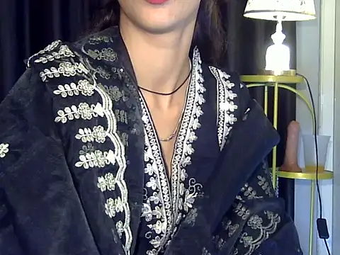 MAAYRA 09 online show from October 12, 1:24 pm