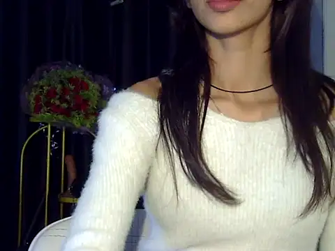 MAAYRA 09 online show from November 16, 2:50 pm