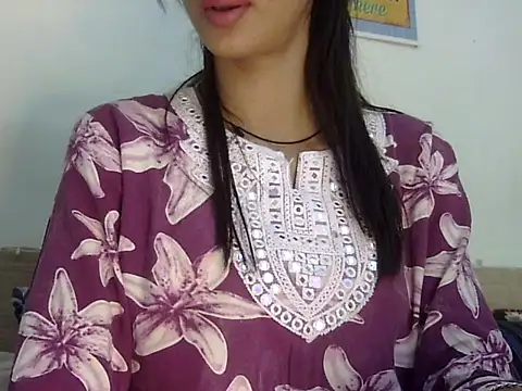 MAAYRA 09 online show from February 17, 3:11 pm