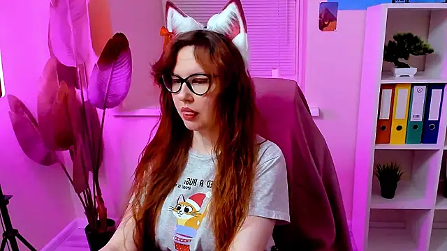 CarolGiggly online show from March 17, 1:09 am