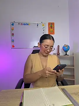 Kay LustyWife online show from March 27, 12:34 am