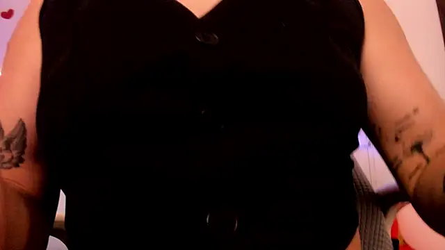 lunaalynch online show from April 14, 11:49 pm