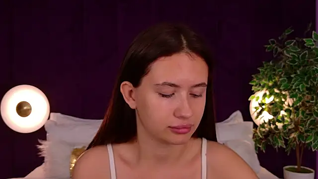 milaleoneli online show from November 30, 3:00 am