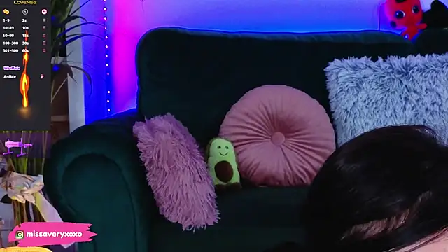 Avery-- online show from April 6, 4:46 am