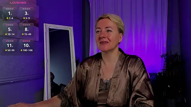 Snapshot of Nika_Smit chatting on October 24, 5:03 am Nika Smit online show from October 24, 5:03 am