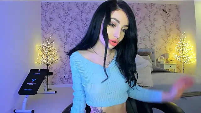 NancyLovee  online show from December 21, 9:08 pm