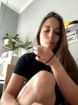 AmiLavs online show from November 8, 11:15 am