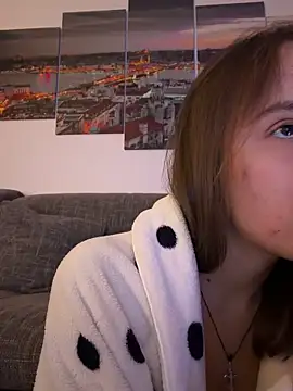 Snapshot of EmilyWi_ chatting on October 16, 9:39 pm EmilyWi  online show from October 16, 9:39 pm