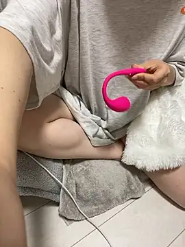 Snapshot of mochi_mo_chi_ chatting on October 29, 3:47 pm mochi mo chi  online show from October 29, 3:47 pm