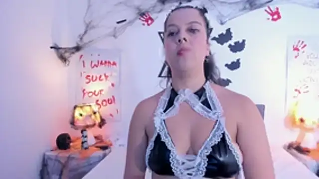 Snapshot of LunaSmitt chatting on October 15, 2:36 am LunaSmitt online show from October 15, 2:36 am