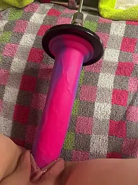 luisa1 online show from November 20, 7:37 pm