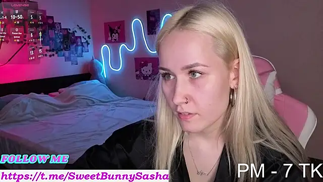 Snapshot of Bunny__of_love chatting on October 21, 5:17 pm Bunny of love online show from October 21, 5:17 pm