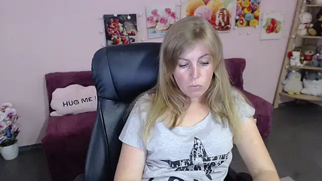 Hot Milady online show from July 2, 7:36 am