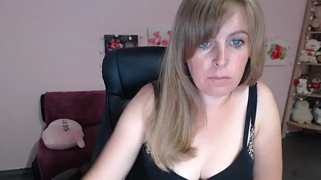 Hot Milady online show from June 15, 7:41 am