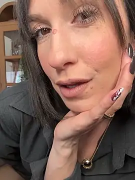 lola tentatiion online show from March 25, 9:12 am