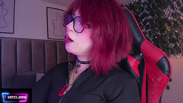 Snapshot of Kitty_Gang chatting on September 23, 2:32 am Kitty Gang online show from September 23, 2:32 am