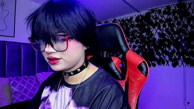 Kitty Gang online show from March 4, 1:45 am