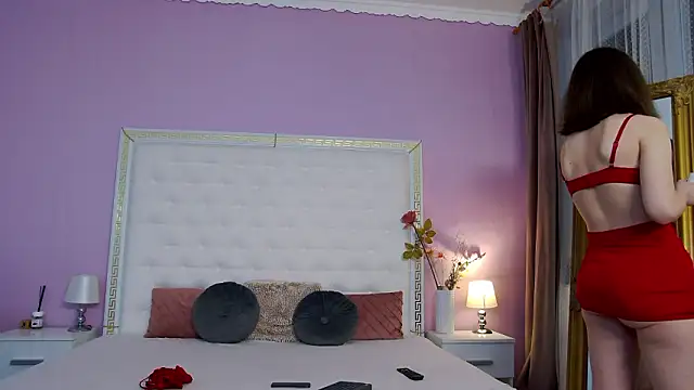 Lenna Paul online show from February 19, 5:18 am