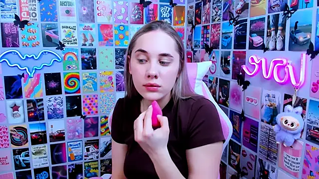 MiaMilas online show from March 20, 3:50 pm