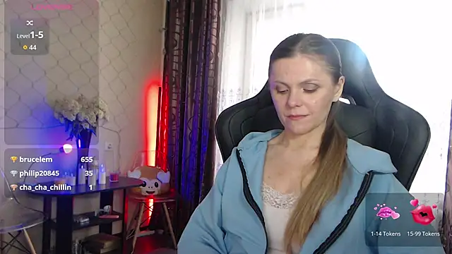 JessieOMays online show from May 18, 4:07 am