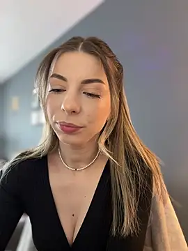 Mia Ethan online show from May 24, 9:41 am