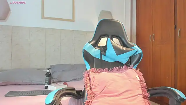  maria foxx  online show from April 9, 4:12 pm