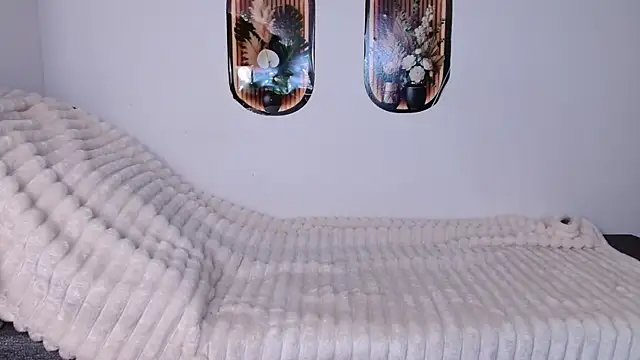 bellaa love  online show from April 2, 12:19 am