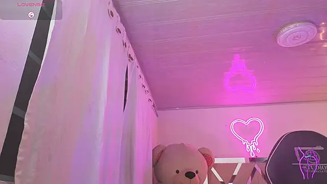 Laylafoxy tay online show from December 22, 3:20 am